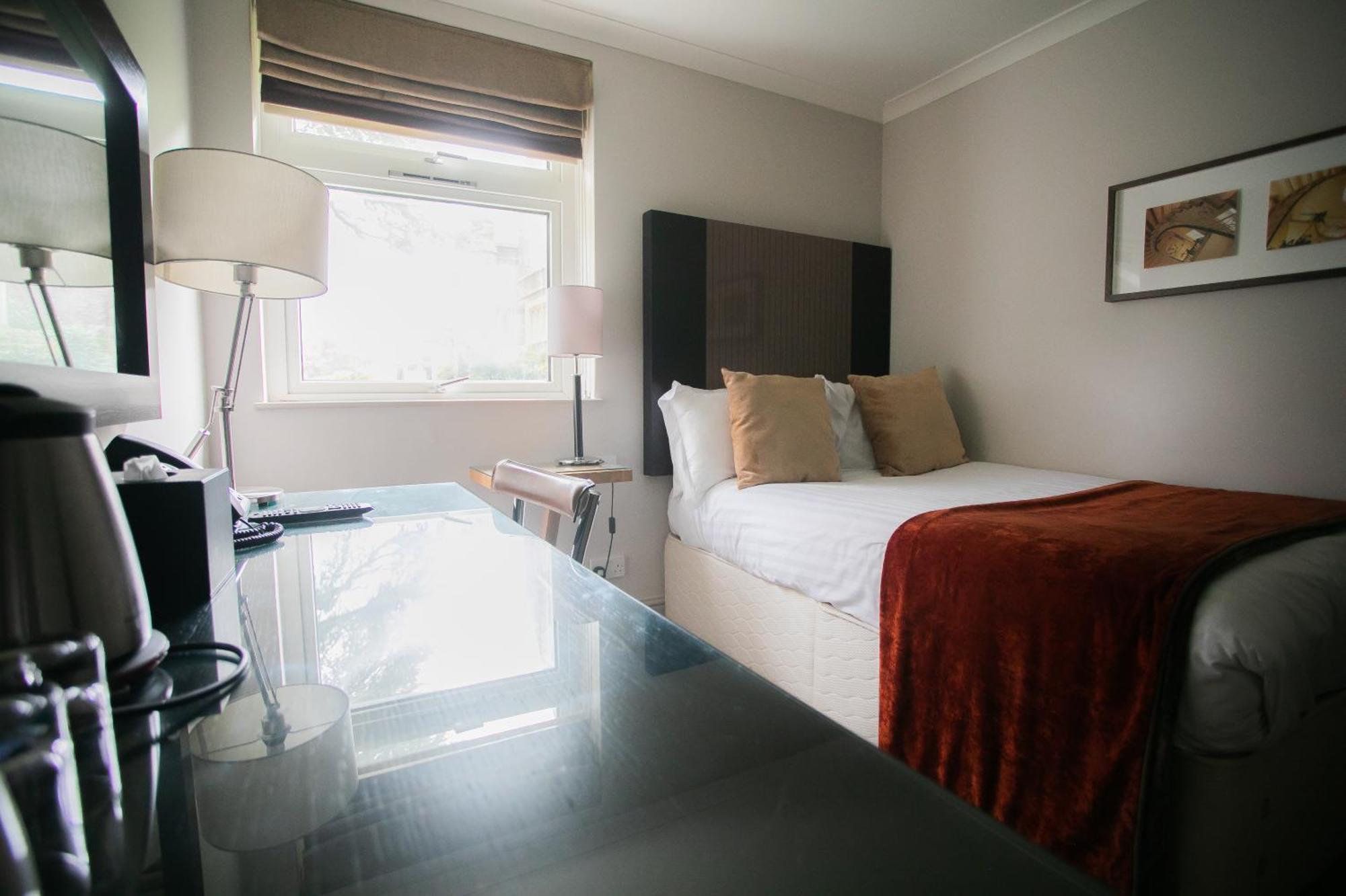 Hartsfield Manor Hotel Dorking Bilik gambar